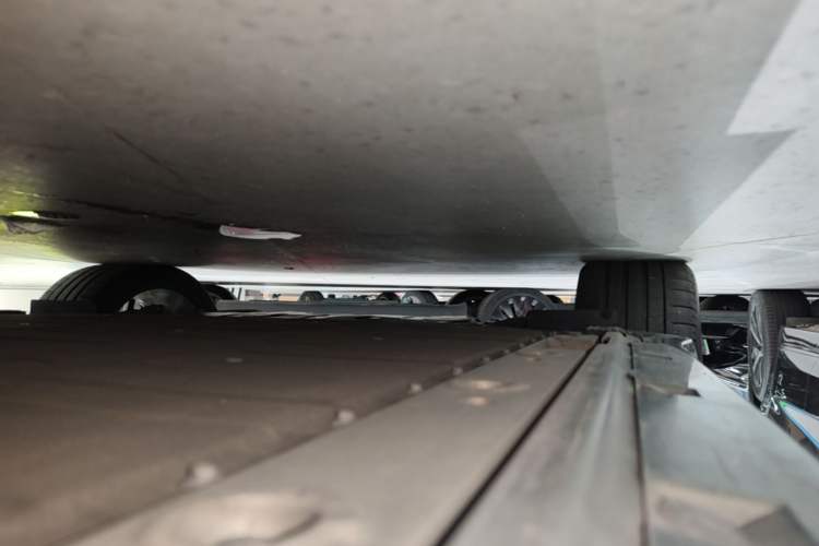 Used Zeekr 001 2024 YOU Edition 100 kWh All-Wheel Drive Right Side Sill