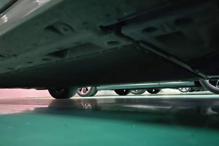 Used Zeekr 001 2024 WE Edition 100 kWh Rear-Drive Right Side Sill