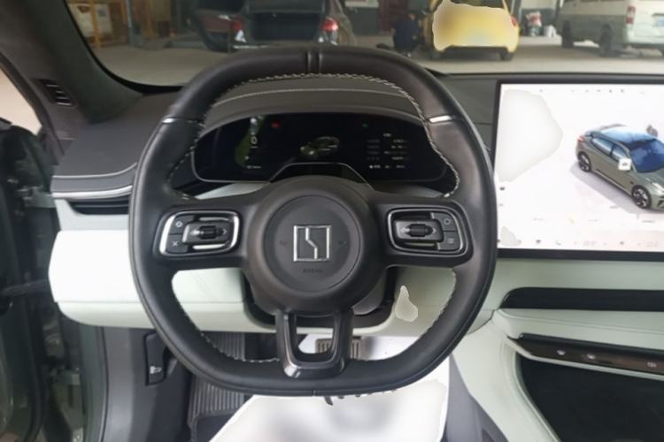 Used Zeekr 001 2024 WE Edition 100 kWh Rear-Drive Steering Wheel