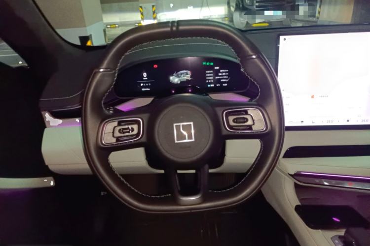 Used Zeekr 001 2024 WE Edition 95 kWh All-Wheel Drive Steering Wheel