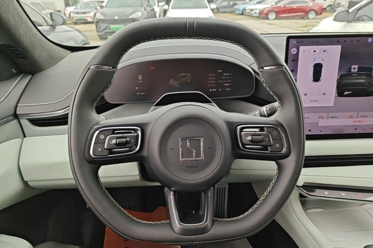 Used Zeekr 001 2024 WE Edition 100 kWh Rear-Drive Steering Wheel