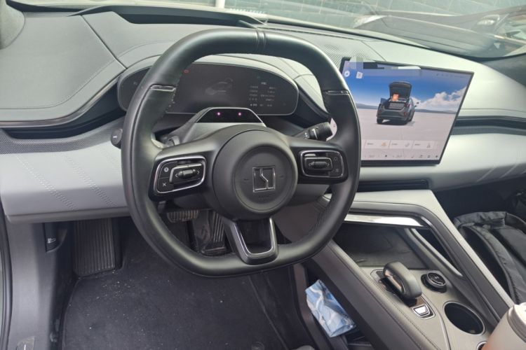 Used Zeekr 001 2024 WE Edition 100 kWh Rear-Drive Steering Wheel