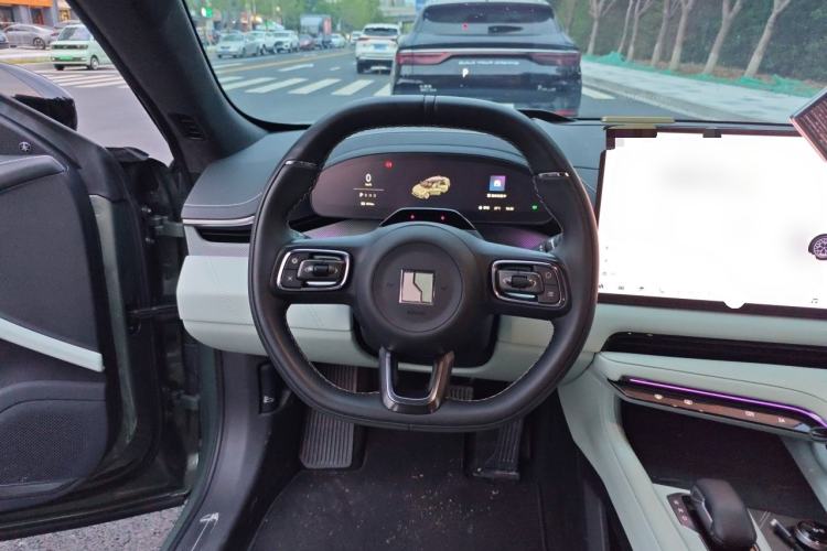 Used Zeekr 001 2024 WE Edition 95 kWh All-Wheel Drive Steering Wheel