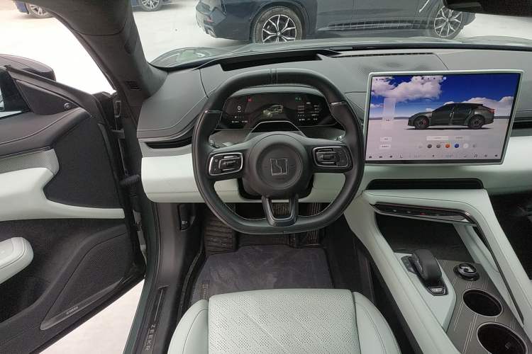 Used Zeekr 001 2024 YOU Edition 100 kWh All-Wheel Drive Steering Wheel