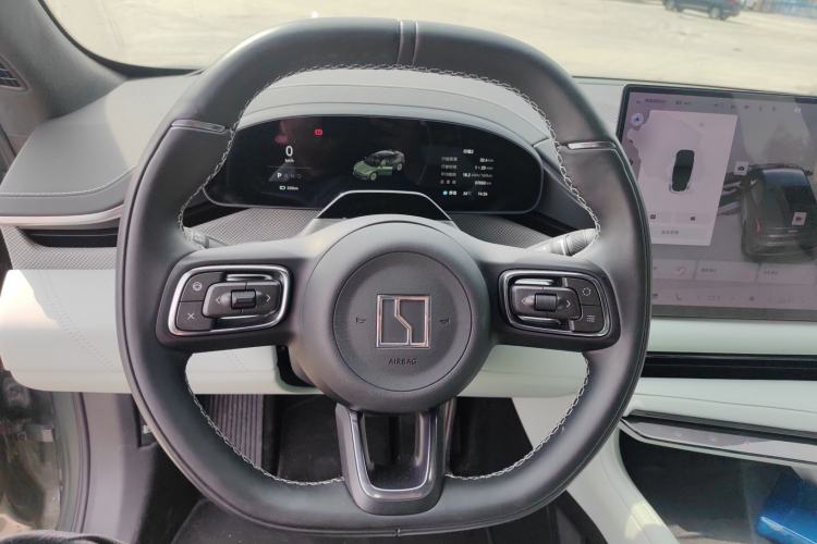 Used Zeekr 001 2024 WE Edition 95 kWh All-Wheel Drive Steering Wheel