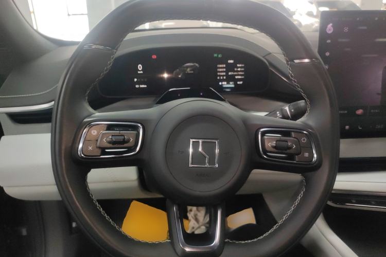 Used Zeekr 001 2024 WE Edition 100 kWh Rear-Drive Steering Wheel