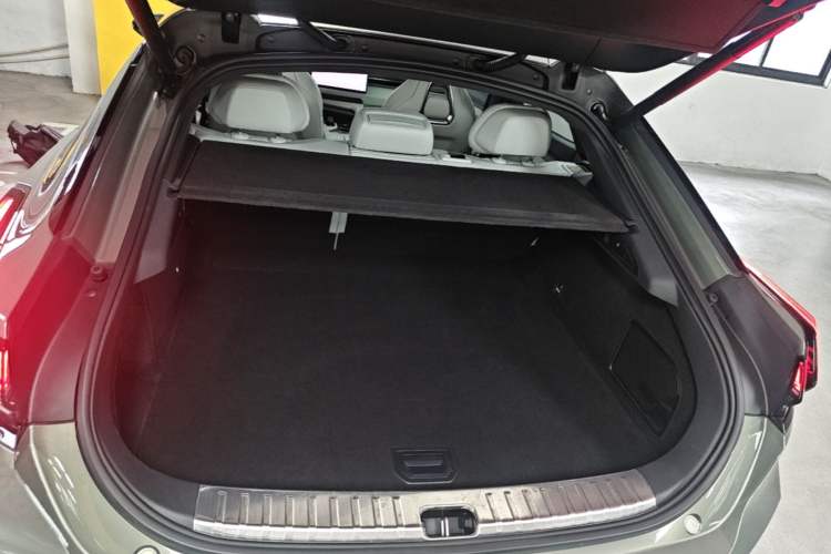 Used Zeekr 001 2024 WE Edition 100 kWh Rear-Drive Trunk