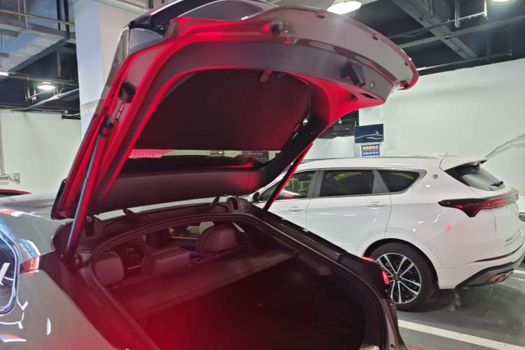 Used Zeekr 001 2024 WE Edition 95 kWh All-Wheel Drive Trunk