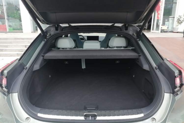 Used Zeekr 001 2024 YOU Edition 100 kWh All-Wheel Drive Trunk