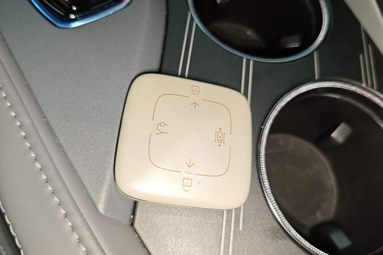 Used Zeekr 001 2024 YOU Edition 100 kWh All-Wheel Drive Vehicle Key