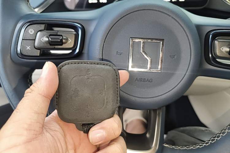 Used Zeekr 001 2024 YOU Edition 100 kWh All-Wheel Drive Vehicle Key