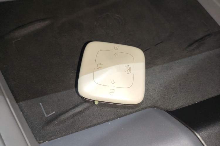 Used Zeekr 001 2024 WE Edition 100 kWh Rear-Drive Vehicle Key