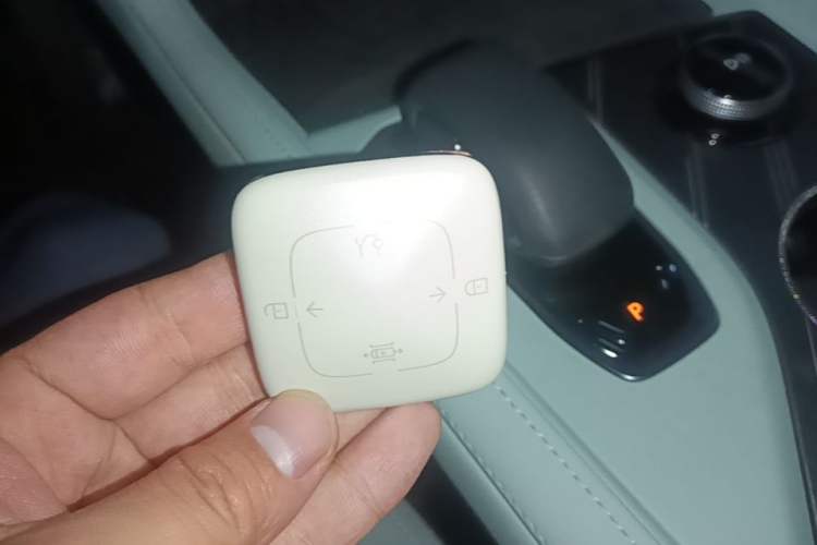 Used Zeekr 001 2024 YOU Edition 100 kWh All-Wheel Drive Vehicle Key