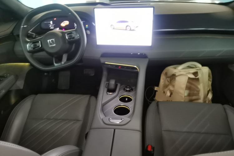 Used Zeekr 001 2024 WE Edition 100 kWh Rear-Drive Center Console