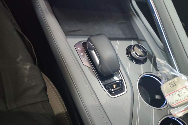 Used Zeekr 001 2024 WE Edition 100 kWh Rear-Drive Gear Lever