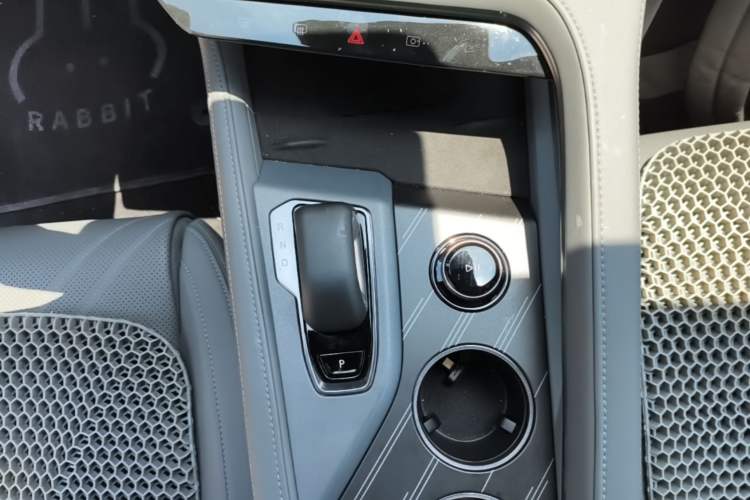 Used Zeekr 001 2024 WE Edition 100 kWh Rear-Drive Gear Lever