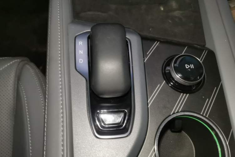 Used Zeekr 001 2024 WE Edition 100 kWh Rear-Drive Gear Lever