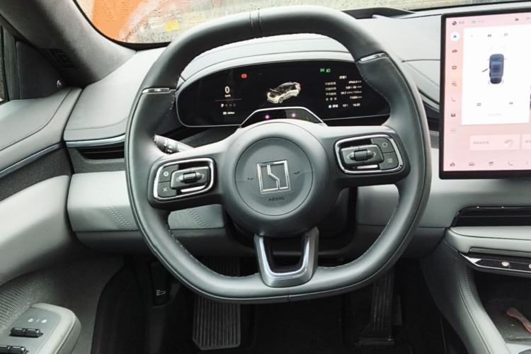Used Zeekr 001 2024 WE Edition 100 kWh Rear-Drive Steering Wheel