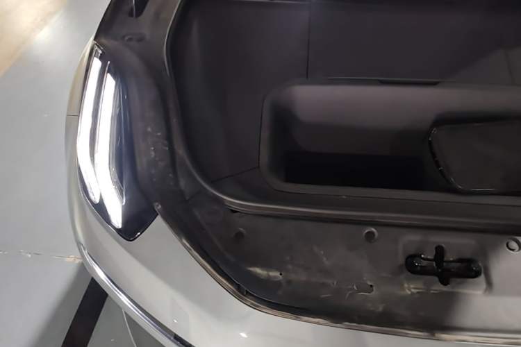 Used Zeekr 001 2024 WE Edition 100 kWh Rear-Drive Engine Bay Right