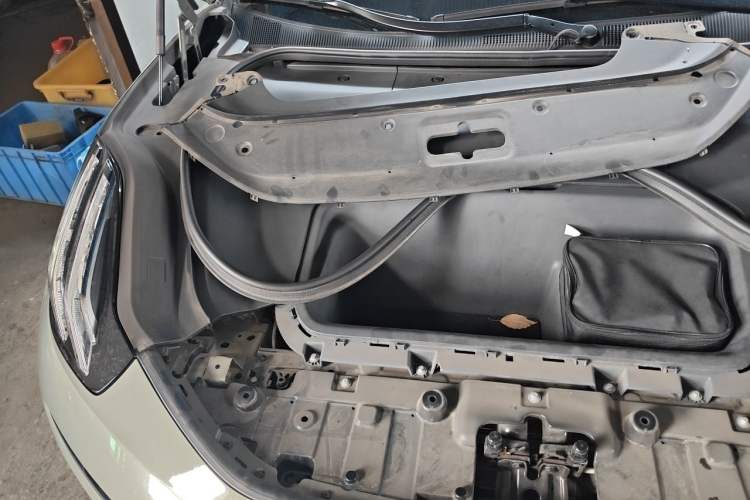 Used Zeekr 001 2024 WE Edition 95 kWh All-Wheel Drive Engine Bay Right