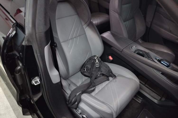 Used Zeekr 001 2024 ME Edition 100 kWh All-Wheel Drive Right Front Seat