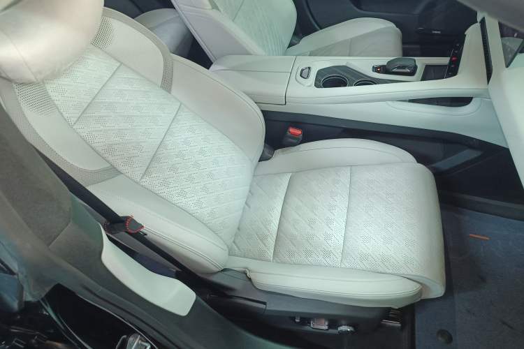 Used Zeekr 001 2024 ME Edition 100 kWh All-Wheel Drive Right Front Seat