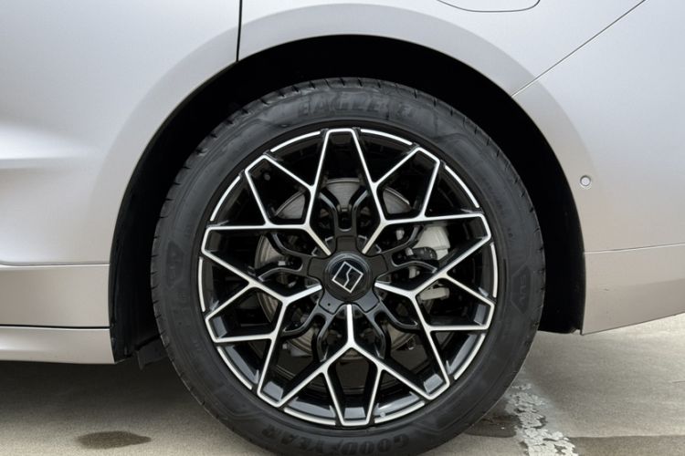 Used Zeekr 001 2024 WE Edition 95 kWh All-Wheel Drive Exterior 8