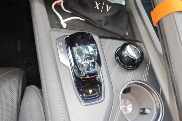 Used Zeekr 001 2024 WE Edition 95 kWh All-Wheel Drive Gear Lever