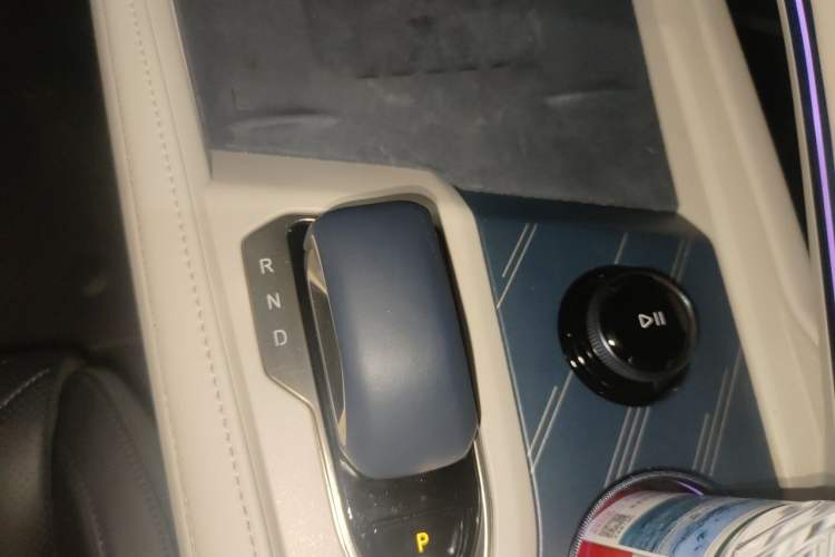 Used Zeekr 001 2024 WE Edition 95 kWh All-Wheel Drive Gear Lever