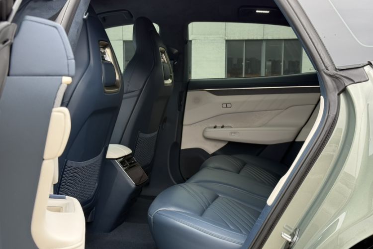 Used Zeekr 001 2024 WE Edition 95 kWh All-Wheel Drive Interior 3