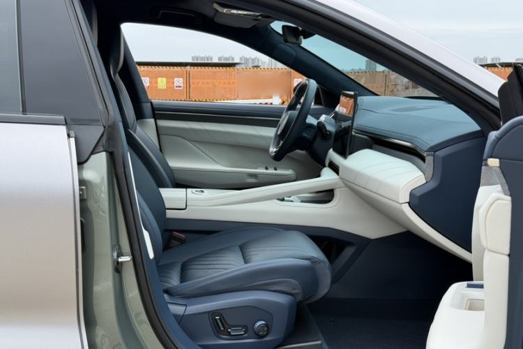 Used Zeekr 001 2024 WE Edition 95 kWh All-Wheel Drive Interior 4
