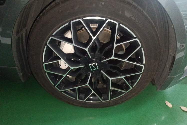 Used Zeekr 001 2024 ME Edition 100 kWh All-Wheel Drive Right Front Wheel Hub
