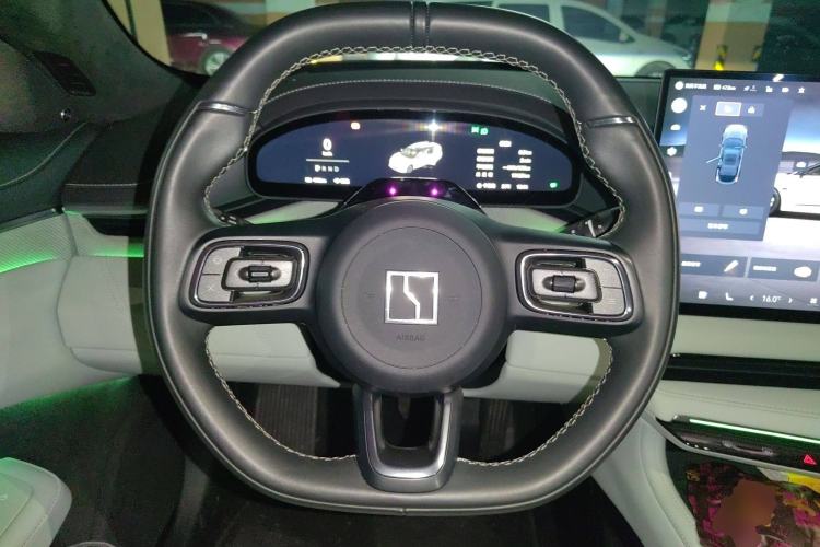 Used Zeekr 001 2024 ME Edition 100 kWh All-Wheel Drive Steering Wheel