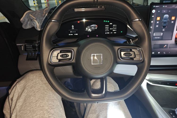 Used Zeekr 001 2024 YOU Edition 100 kWh All-Wheel Drive Steering Wheel