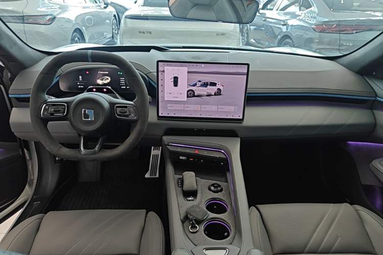 Used Zeekr 001 2024 WE Edition 95 kWh All-Wheel Drive Center Console