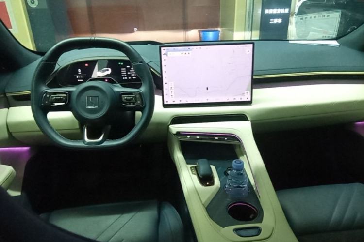 Used Zeekr 001 2024 WE Edition 95 kWh All-Wheel Drive Center Console