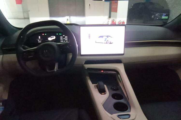 Used Zeekr 001 2024 WE Edition 95 kWh All-Wheel Drive Center Console