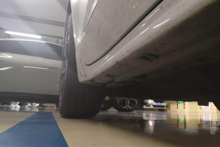 Used Zeekr 001 2024 WE Edition 100 kWh Rear-Drive Chassis Front Left