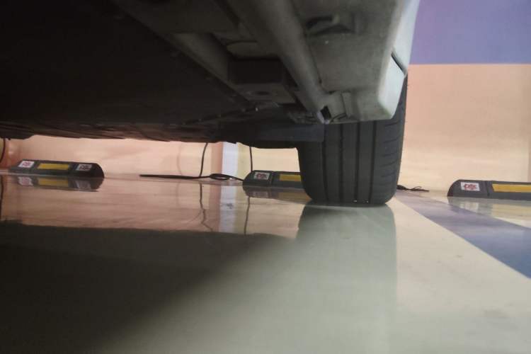 Used Zeekr 001 2024 WE Edition 100 kWh Rear-Drive Chassis Rear Left