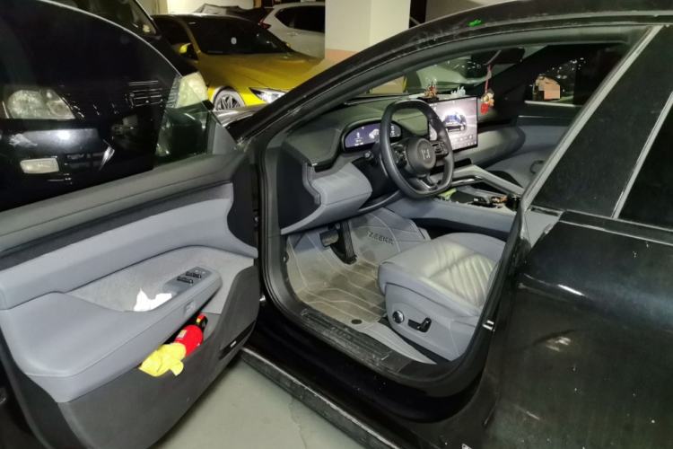 Used Zeekr 001 2024 YOU Edition 100 kWh All-Wheel Drive Driver Seat
