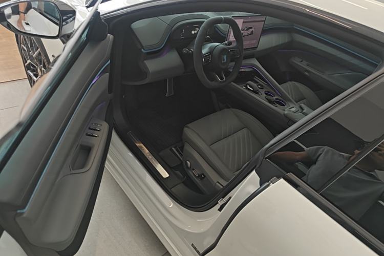 Used Zeekr 001 2024 WE Edition 95 kWh All-Wheel Drive Driver Seat