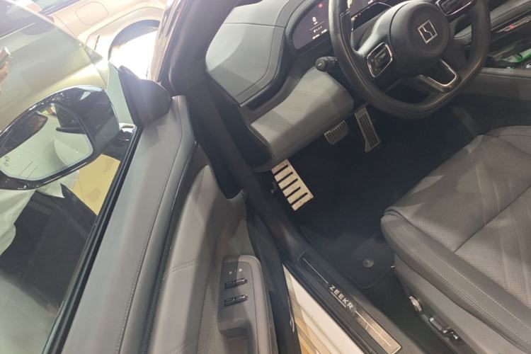 Used Zeekr 001 2024 YOU Edition 100 kWh All-Wheel Drive Driver Seat