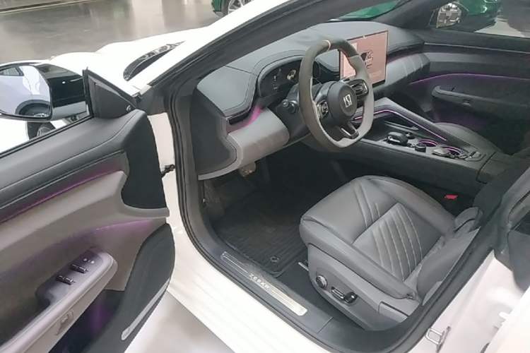 Used Zeekr 001 2024 WE Edition 95 kWh All-Wheel Drive Driver Seat