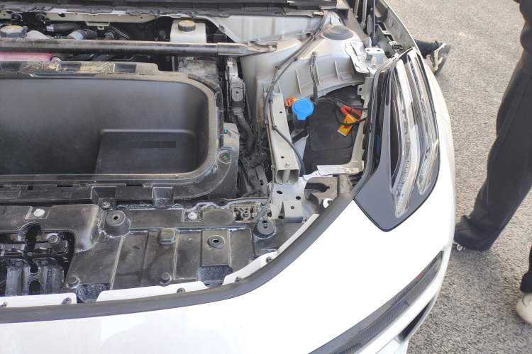 Used Zeekr 001 2024 WE Edition 100 kWh Rear-Drive Engine Bay Left