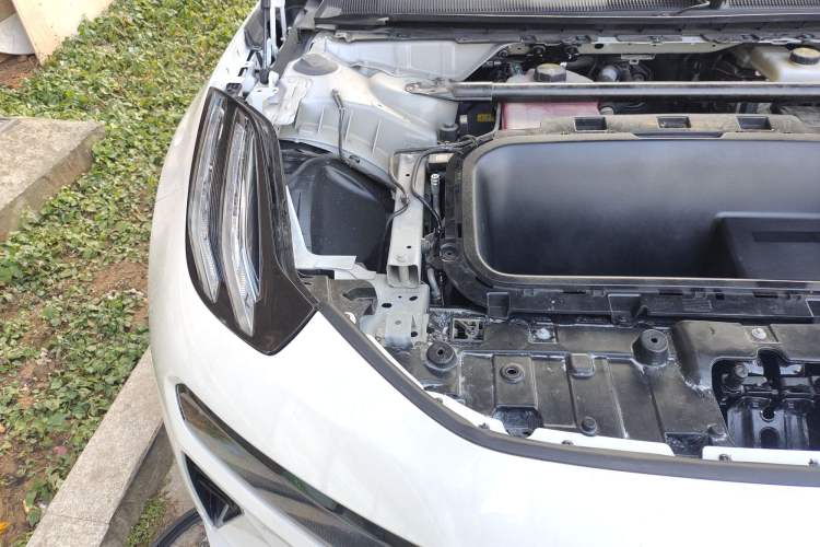 Used Zeekr 001 2024 WE Edition 100 kWh Rear-Drive Engine Bay Right