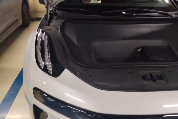 Used Zeekr 001 2024 WE Edition 100 kWh Rear-Drive Engine Bay Right