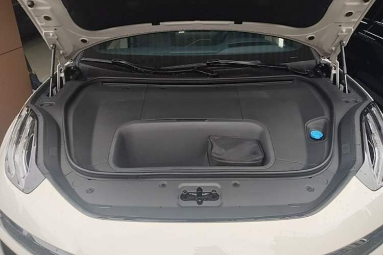 Used Zeekr 001 2024 WE Edition 100 kWh Rear-Drive Engine Bay