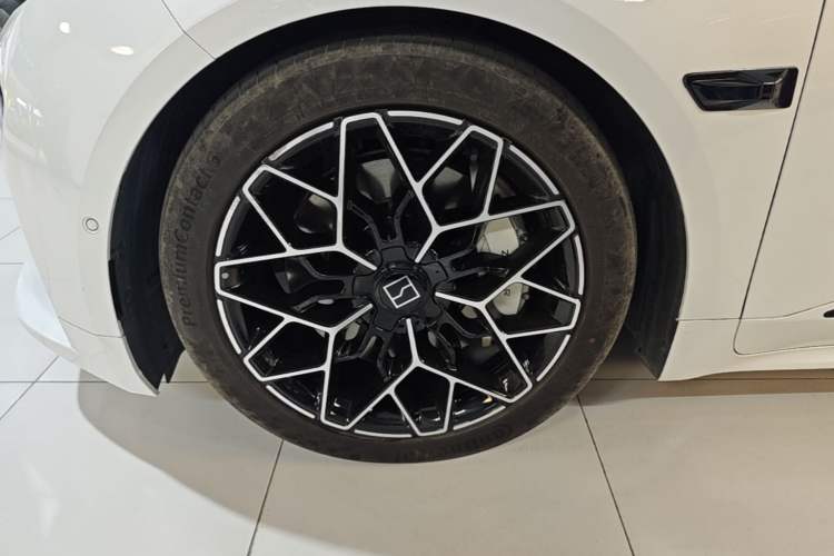 Used Zeekr 001 2024 YOU Edition 100 kWh All-Wheel Drive Exterior 4