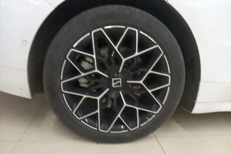 Used Zeekr 001 2024 WE Edition 95 kWh All-Wheel Drive Exterior 5