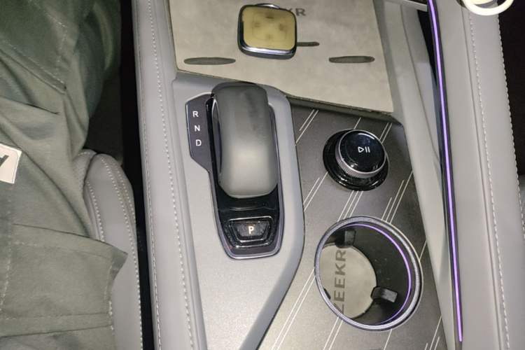 Used Zeekr 001 2024 YOU Edition 100 kWh All-Wheel Drive Gear Lever